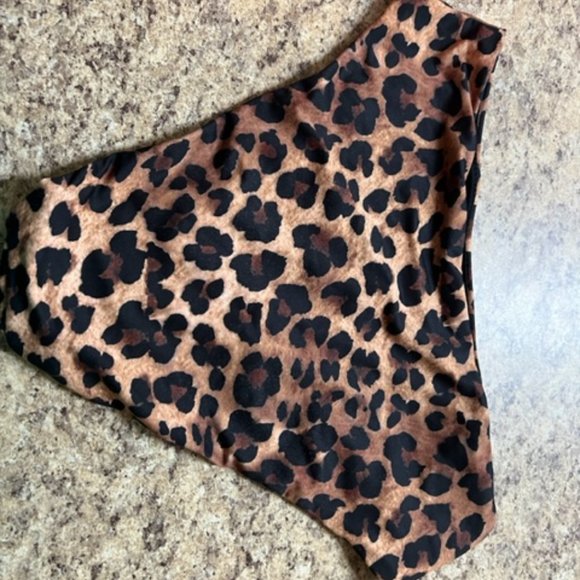Envya Swimwear bandeau top with bikini bottom Designer - Picture 7 of 7